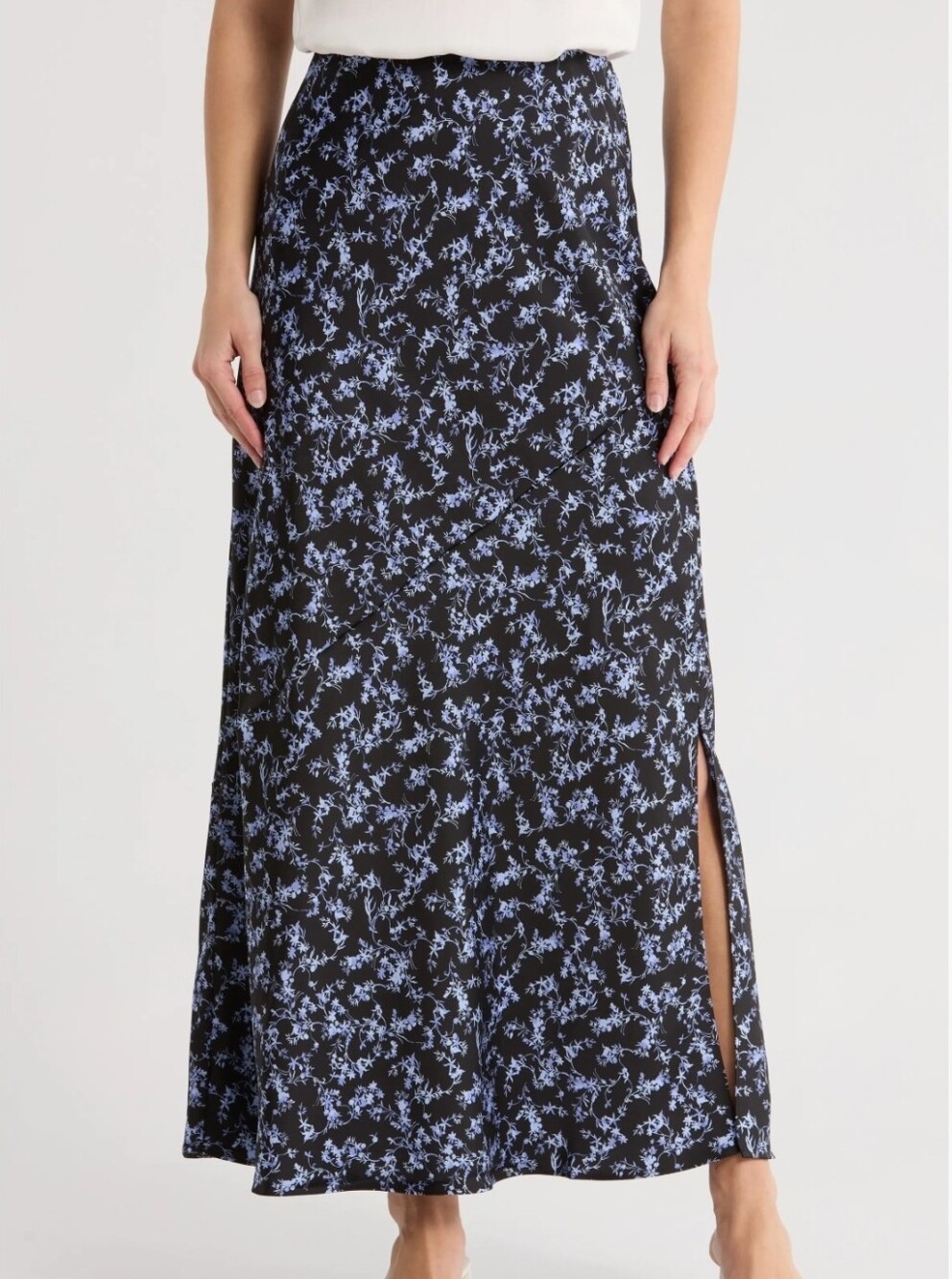 Nordstrom Rack Melrose and Market Black and Blue Floral  Skirt